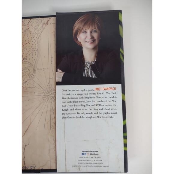 The Recovery Agent : A New Adventure Begins by Janet Evanovich Hardcover EUC - Picture 8 of 8